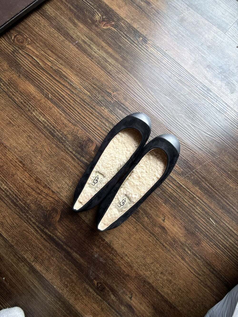 Ugg 5761 Ballet Flats Size 7.5 Black Suede Shoes